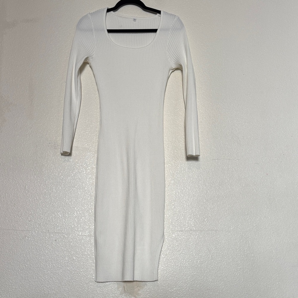 Elegant White Ribbed Knit Dress